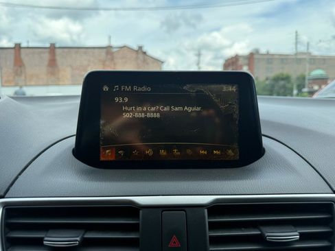 Used 2017 MAZDA MAZDA3 Sport FWD image 10