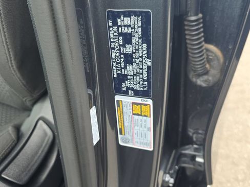Used 2025 Kia Sportage LX FWD image 27