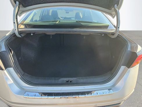 Used 2022 Nissan Altima 2.5 SR FWD image 12