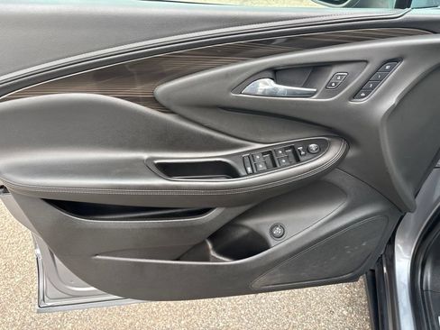 Certified 2019 Buick Envision Essence AWD/4WD image 16
