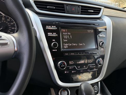 Used 2016 Nissan Murano S image 9