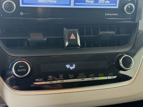 Certified 2022 Toyota Corolla LE image 9