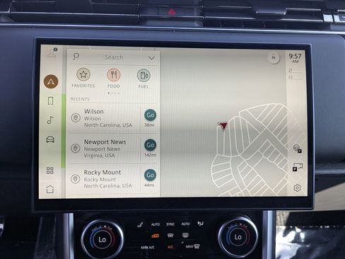 Used 2023 Land Rover Range Rover SE image 13