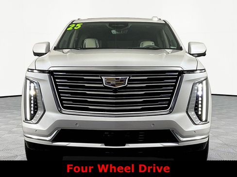 Used 2025 Cadillac Escalade Premium Luxury Platinum AWD/4WD image 2