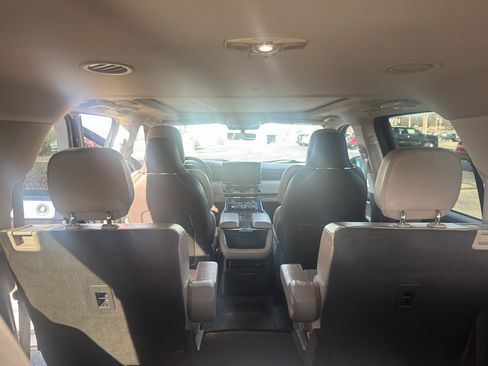 Used 2022 Lincoln Navigator L Reserve image 11