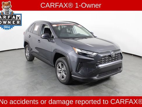 Used 2025 Toyota RAV4 LE AWD/4WD image 4