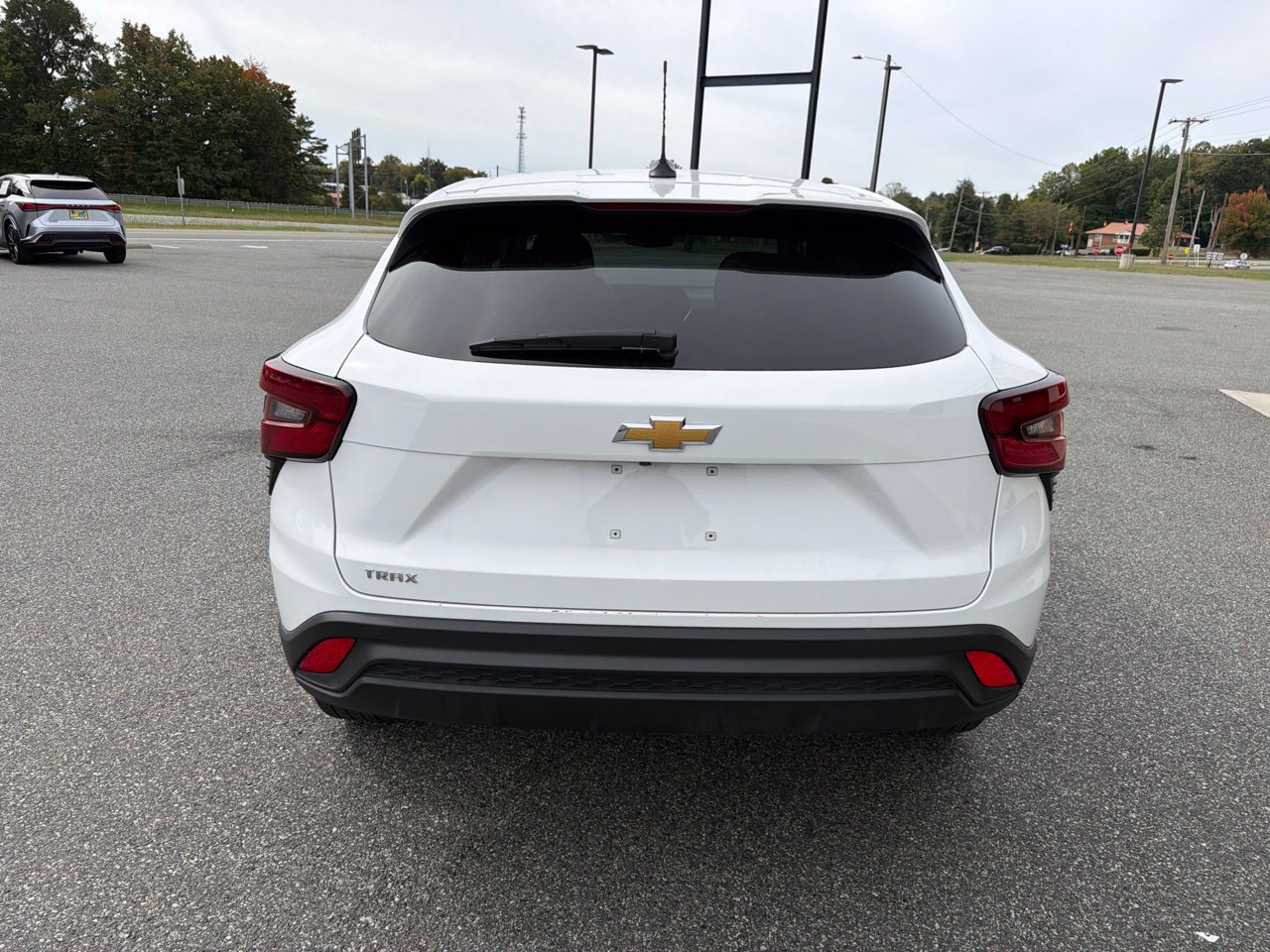 Used 2025 Chevrolet Trax LS FWD image 8