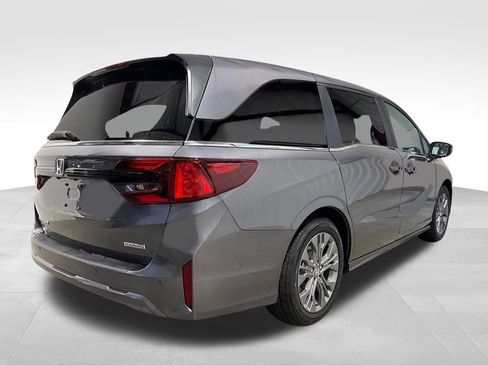 New 2026 Honda Odyssey Touring image 5