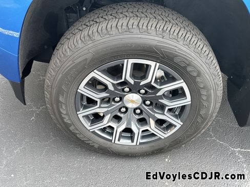 Used 2023 Chevrolet Colorado LT w/ LT Convenience Package III image 14