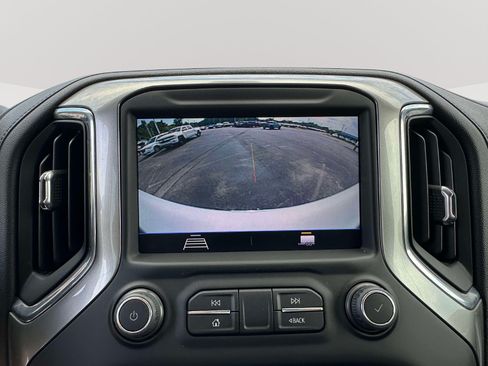 Used 2022 Chevrolet Silverado 1500 LT AWD/4WD image 11