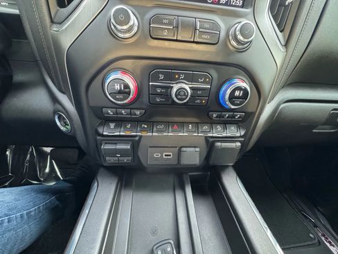 Used 2023 GMC Sierra 3500 Denali w/ Denali Black Diamond Edition image 35