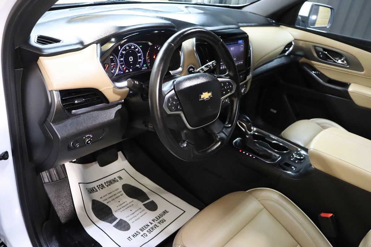 Used 2023 Chevrolet Traverse Premier FWD image 38