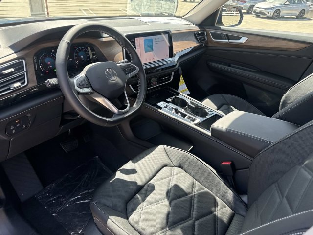 New 2026 Volkswagen Atlas SE FWD image 16
