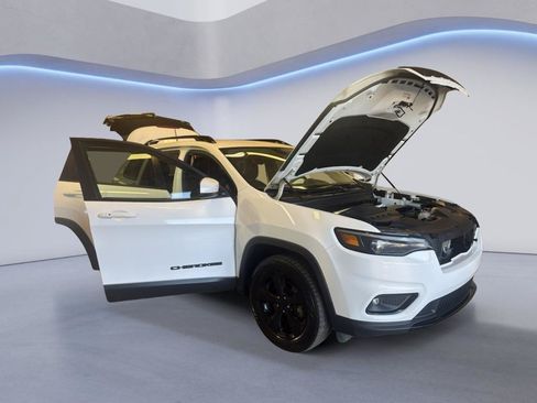 Used 2020 Jeep Cherokee Latitude Plus AWD/4WD image 9