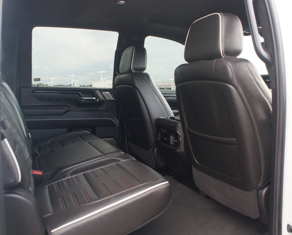 Used 2025 GMC Sierra 2500 AT4X AWD/4WD image 21