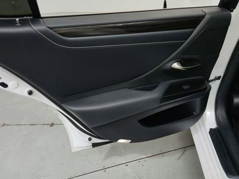 Used 2019 Lexus ES 350 w/ Premium Package image 23