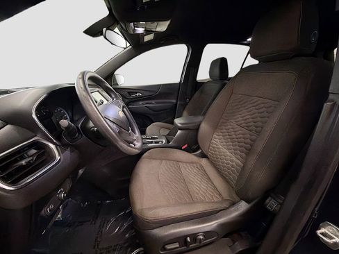 Used 2018 Chevrolet Equinox LT image 19