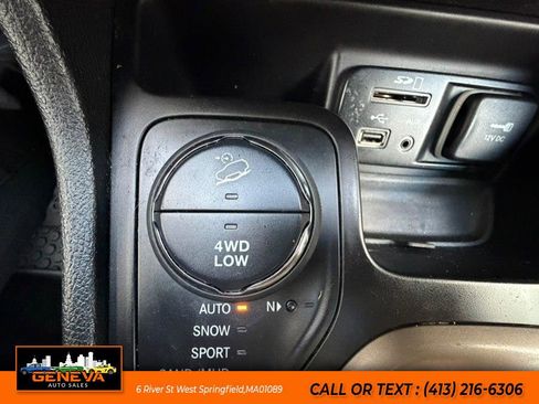 Used 2015 Jeep Cherokee Latitude w/ Comfort/Convenience Group image 20