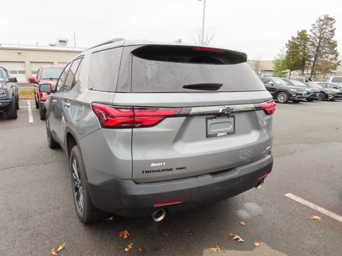 Used 2023 Chevrolet Traverse RS image 6