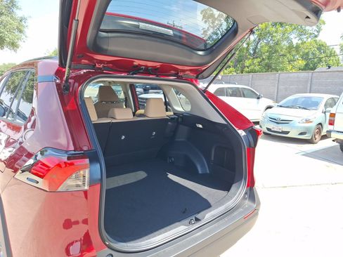 Used 2025 Toyota RAV4 LE AWD/4WD image 35
