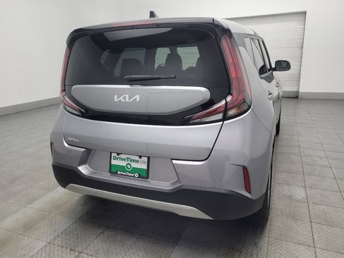 Used 2025 Kia Soul LX image 7