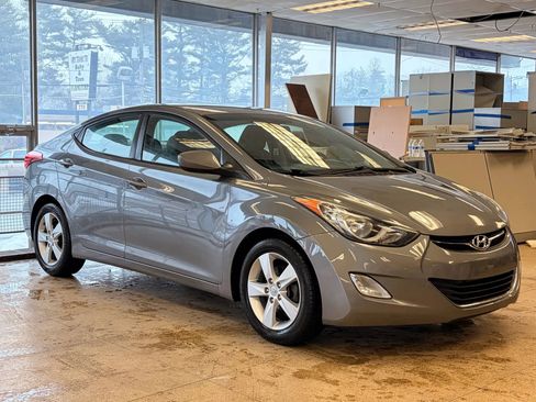 Used 2013 Hyundai Elantra GLS w/ Preferred Pkg image 6
