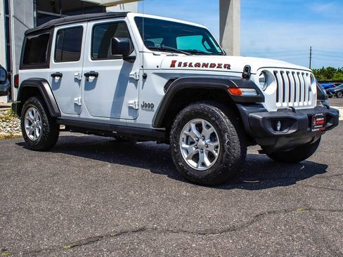 Used 2021 Jeep Wrangler Unlimited Sport AWD/4WD image 3