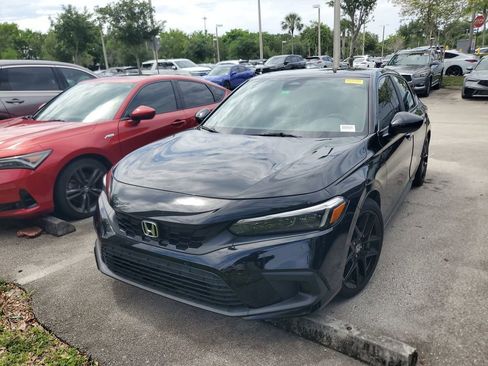 Used 2023 Honda Civic Sport image 3