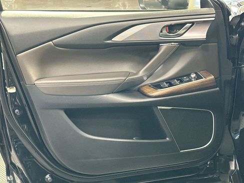 Used 2021 MAZDA CX-9 Signature image 15