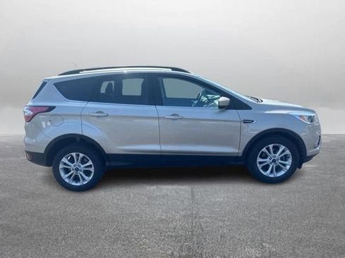 Used 2018 Ford Escape SE w/ SE Sync 3 Package FWD image 6