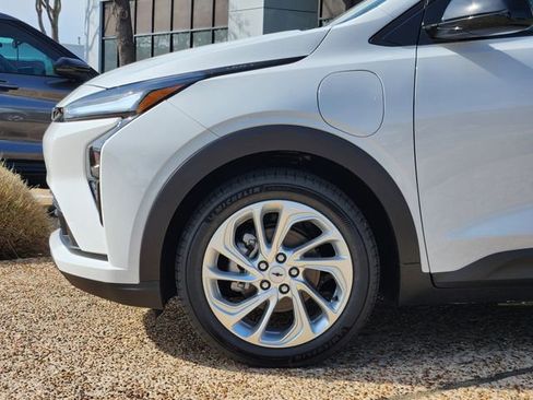 New 2027 Chevrolet Bolt LT w/ Comfort Package FWD image 7