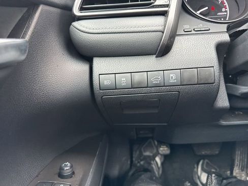 Used 2024 Toyota Camry SE image 21