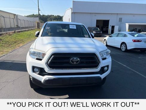 Used 2022 Toyota Tacoma SR5 RWD image 2