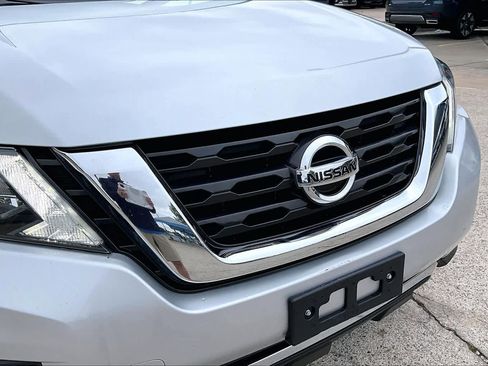 Used 2020 Nissan Pathfinder SV FWD image 30