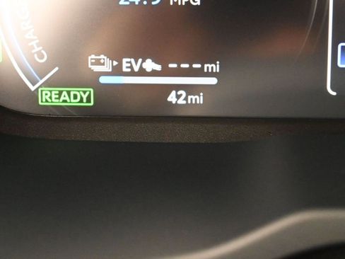 Certified 2025 Toyota RAV4 XSE image 19