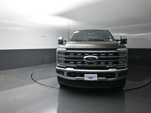 Certified 2025 Ford F250 Lariat w/ Lariat Ultimate Package AWD/4WD image 3