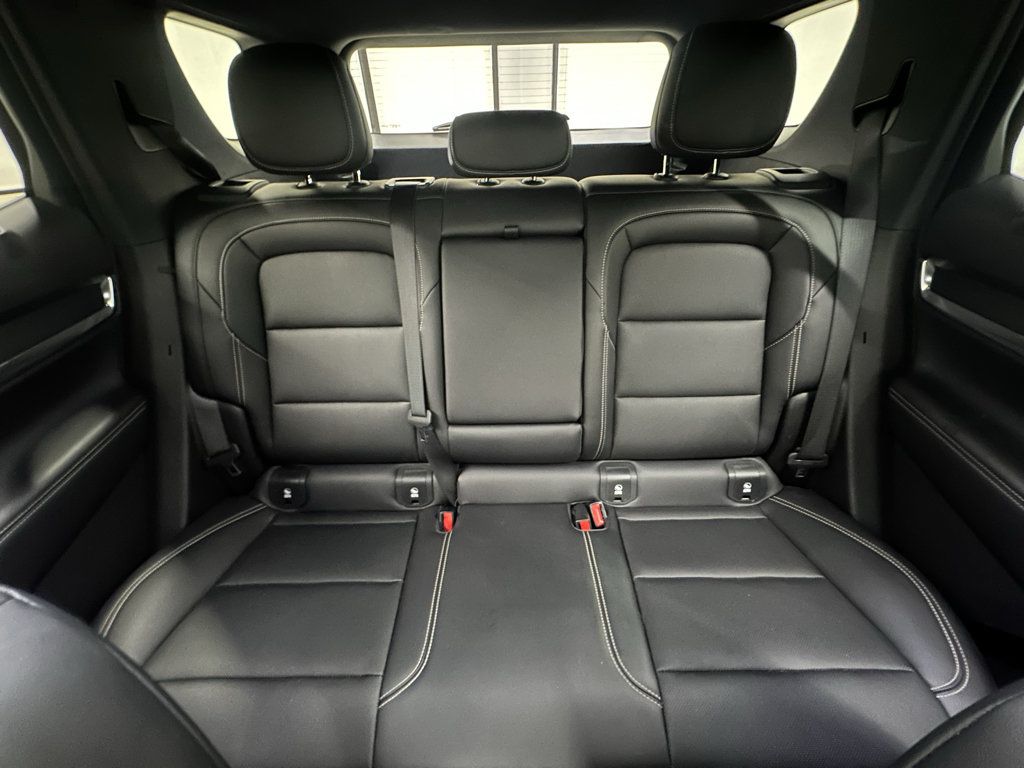 Used 2026 GMC Terrain Elevation w/ Elevation Premium Package FWD image 28