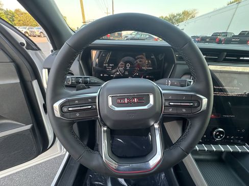 New 2026 GMC Terrain Elevation w/ Elevation Premium Package AWD/4WD image 11