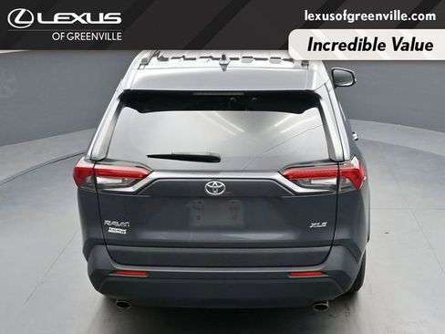 Used 2019 Toyota RAV4 XLE w/ Convenience Package FWD image 44