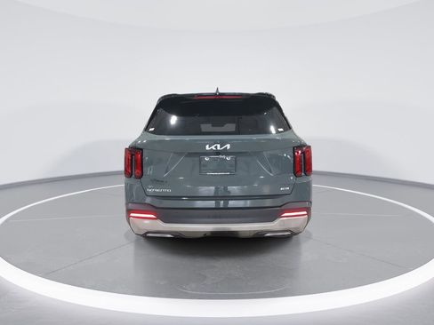 Used 2025 Kia Sorento EX w/ EX Panoramic Sunroof Package image 7