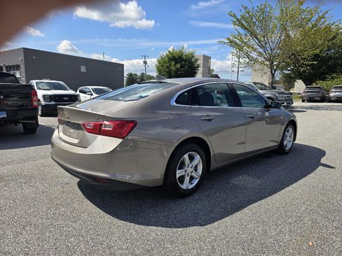 Used 2023 Chevrolet Malibu LT image 3