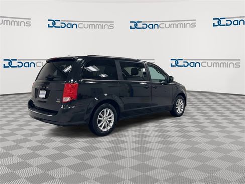 Used 2019 Dodge Grand Caravan SXT image 8