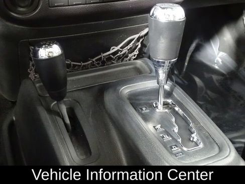 Used 2017 Jeep Wrangler 75th Anniversary image 31