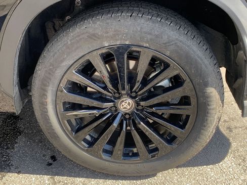 Used 2025 Toyota Highlander XSE image 33