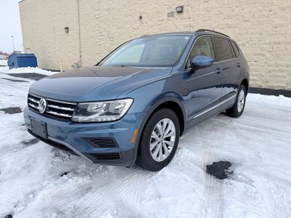 Used 2018 Volkswagen Tiguan SE w/ Panoramic Sunroof Package