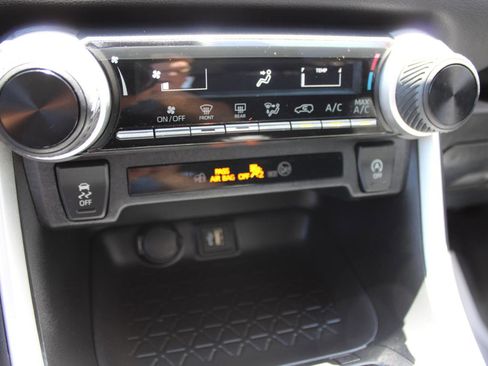 Used 2023 Toyota RAV4 LE AWD/4WD image 28