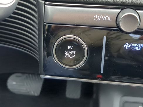 Certified 2025 Hyundai Ioniq 5 SEL image 21