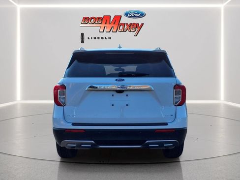 Used 2020 Ford Explorer XLT w/ Equipment Group 202A AWD/4WD image 6