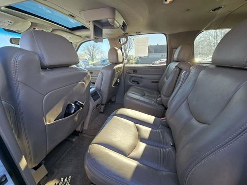 Used 2006 Chevrolet Suburban LTZ w/ Preferred Equipment Group image 22