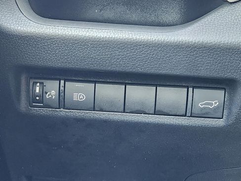 Used 2020 Toyota RAV4 XLE Premium image 22